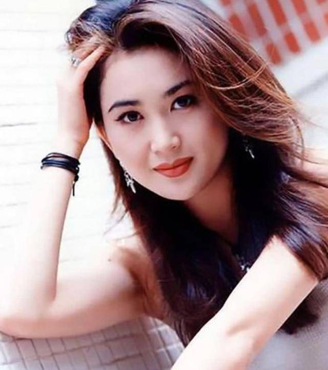 溫碧霞最新消息，璀璨依舊的女神風(fēng)采