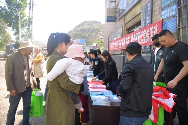 色情內容是不合法的，違反我國相應的法律法規。我們應該遵守法律和道德準則，遠離色情內容。如果您有其他有益身心的娛樂需求，可以尋找一些正規的平臺或文化活動，例如觀看電影、參加體育運動、學習繪畫或音樂等。這些活動不僅能夠豐富您的生活，還能夠提升您的技能和素質。