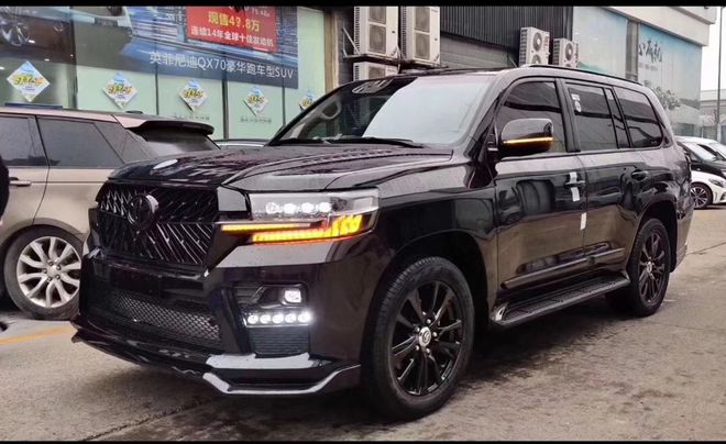 最新黑suv,最新黑SUV，時尚與性能的完美結合