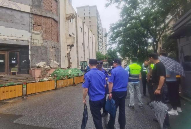 最新小區保安,最新小區保安，守護家園安全的守護者