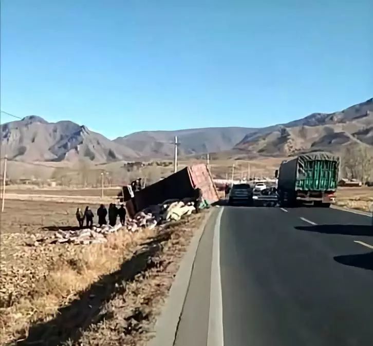 圍場半截塔車禍最新消息,圍場半截塔車禍最新消息，事故現場調查與救援進展全面報道