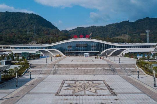 成雅鐵路最新進展,成雅鐵路最新進展，建設進展順利，未來前景展望