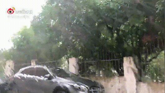深圳臺(tái)風(fēng)最新消息報(bào)道,深圳臺(tái)風(fēng)最新消息報(bào)道，臺(tái)風(fēng)動(dòng)態(tài)與應(yīng)對措施