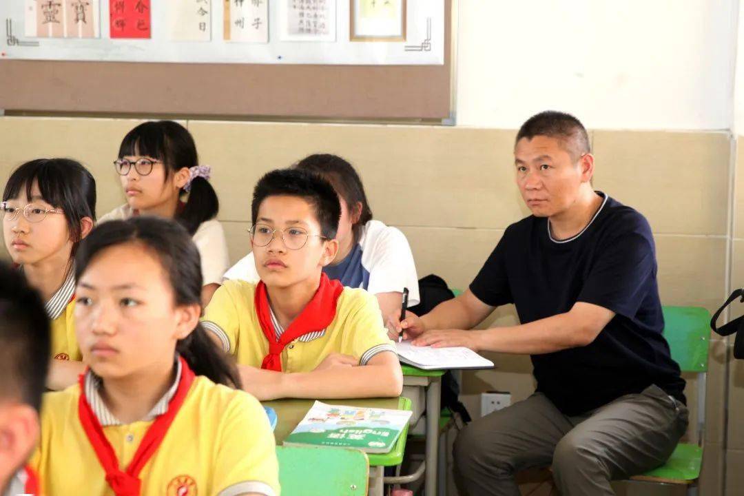 民辦教育教師最新消息,民辦教育教師最新消息，發展趨勢、挑戰與機遇