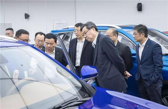 2024新澳門正版免費資本車,探索新澳門正版免費資本車，未來的機遇與挑戰